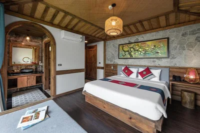 Deluxe Double Room with Bath — Sin Chai Ecolodge